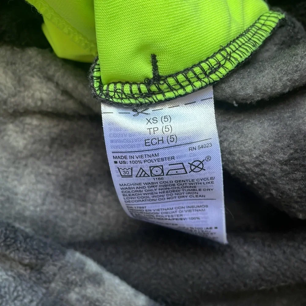 Sz 5 Old Navy pullover hoodie